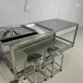 Gia công bàn inox thú y tại Long Khánh