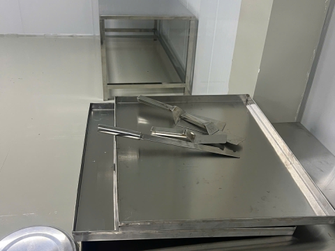 Gia công bàn inox thú y tại Long Khánh