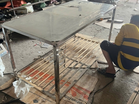 Gia công bàn inox thú y tại Long Khánh