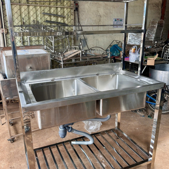 Kệ inox và bồn rửa long khánh