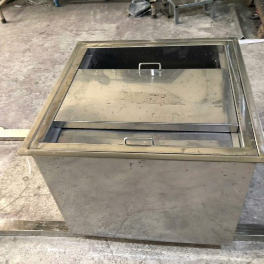 Tủ đụng đá inox