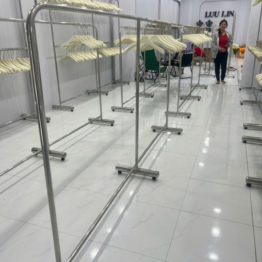 Giá treo đồ shop Long Khánh