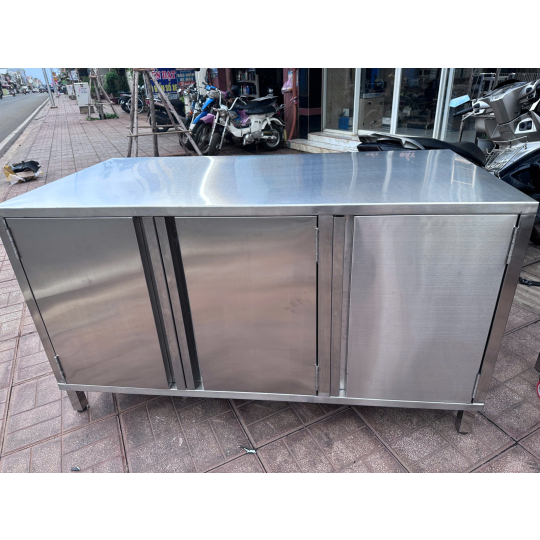 Tủ đựng đồ bằng inox long khánh