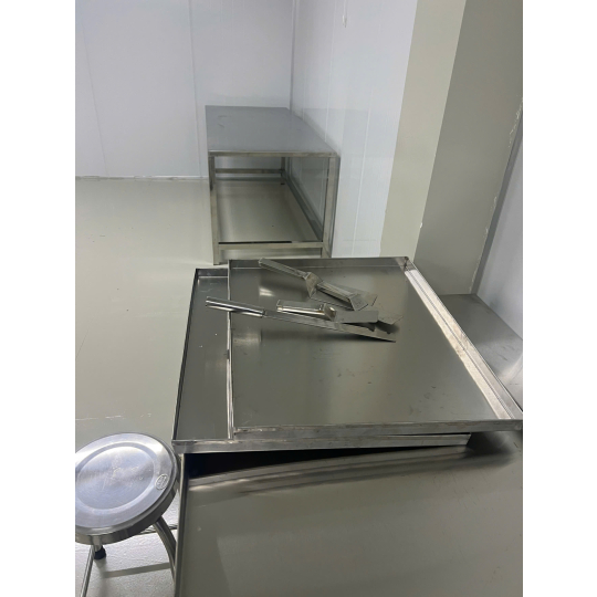 Bàn thú y tại Long Khánh