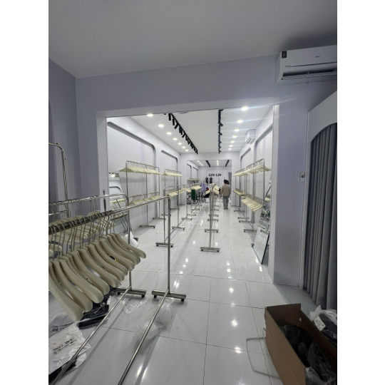 Giá treo đồ shop Long Khánh