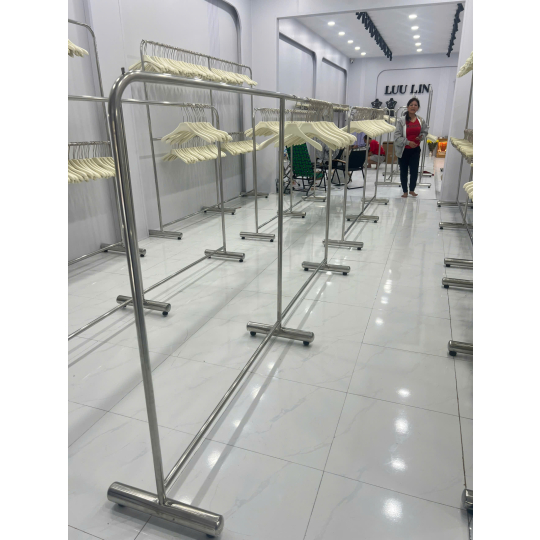 Giá treo đồ shop Long Khánh