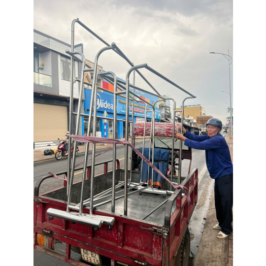 Giá treo đồ shop Long Khánh
