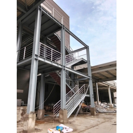 Cầu thang thoát hiểm Long Khánh